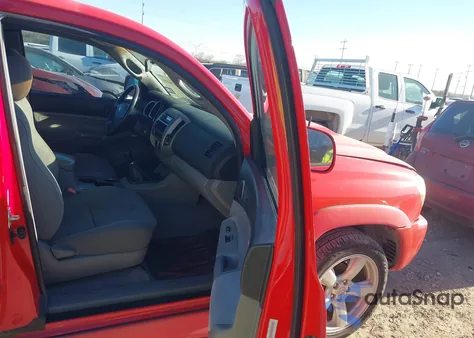 2005 Toyota Tacoma V6 z USA, uszkodzony, nr VIN 5TETU22N55Z051152